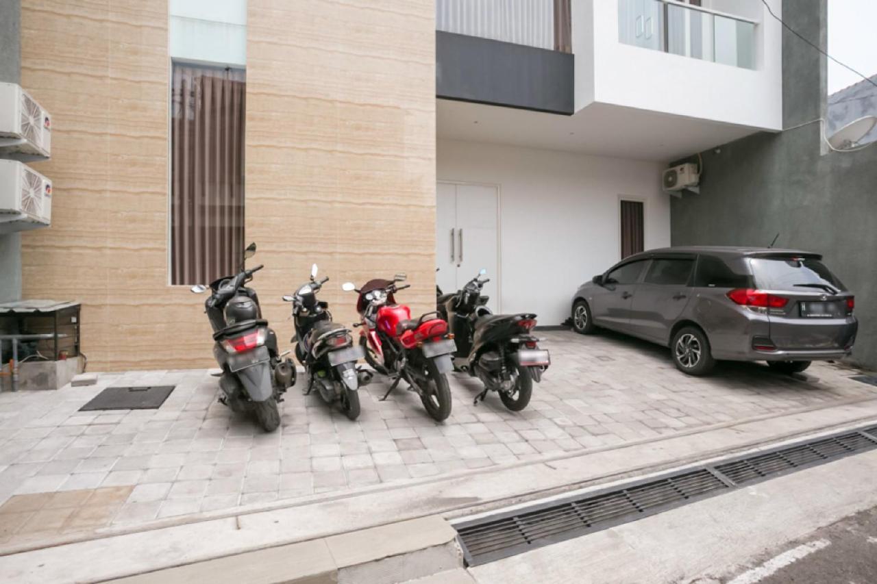 Auberge de jeunesse Reddoorz Syariah Near Lapangan Pancasila Simpang Lima à Semarang Extérieur photo